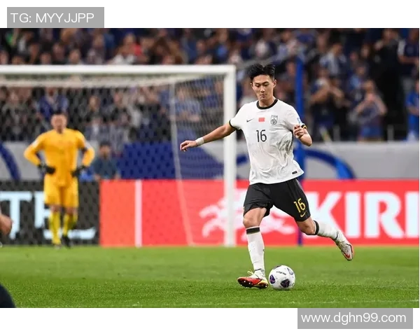 足球明星与爱犬携手训练展现默契与激情的完美结合