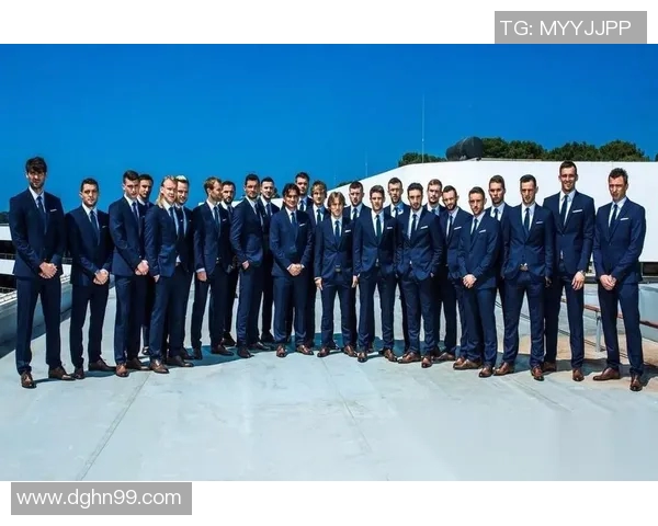 足球明星们的西装风采展现时尚魅力与运动精神的完美结合