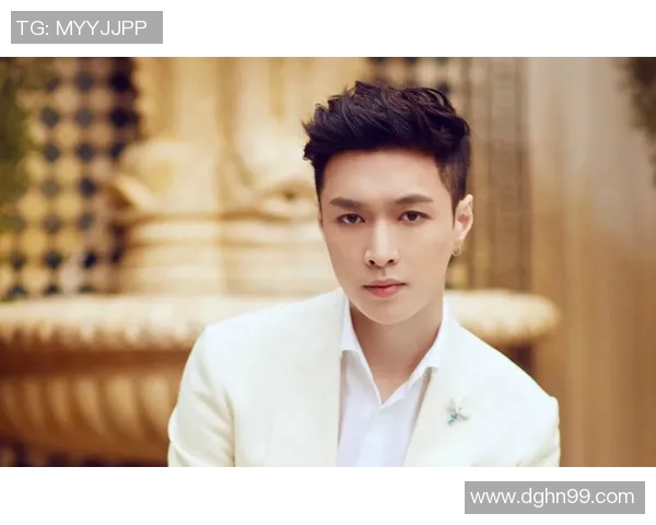 足球明星优雅转身西装魅力尽显精彩瞬间回顾视频合集