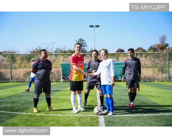 足球明星展现超凡球技引领潮流激情四溢的赛场瞬间回顾