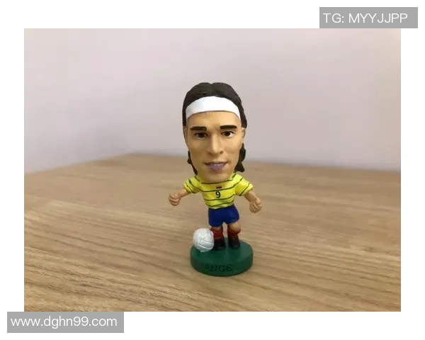 足球明星手办开箱体验揭秘细致评测与收藏价值分析