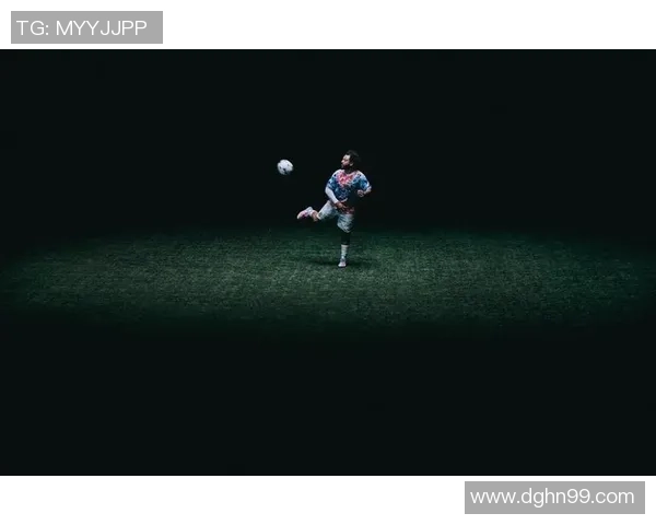 足球明星的时尚日常打扮揭秘如何在场外展现个性与风格 足球明星的时尚日常打扮揭秘如何在场外展现个性与风格