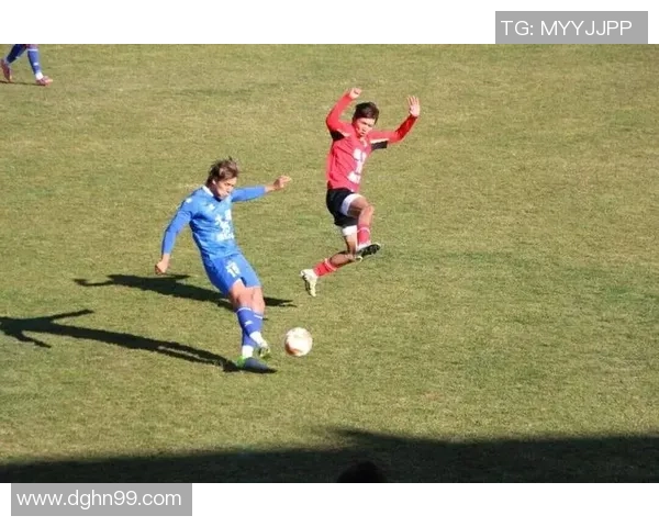 足球明星精彩断球瞬间集锦让你领略顶级防守技巧与速度对抗的魅力