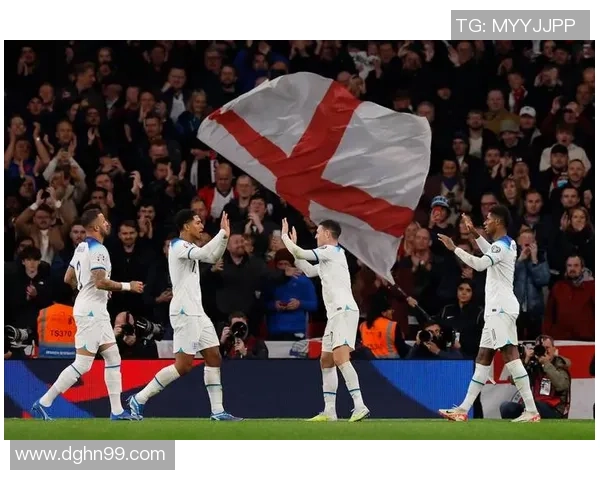 足球明星美男子的魅力与风采如何影响全球球迷的热情与追随